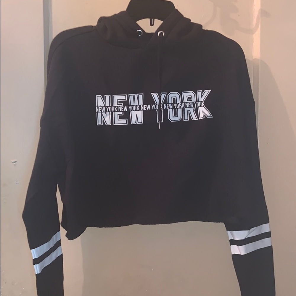 Black and white”New York New York” crop top hoodie